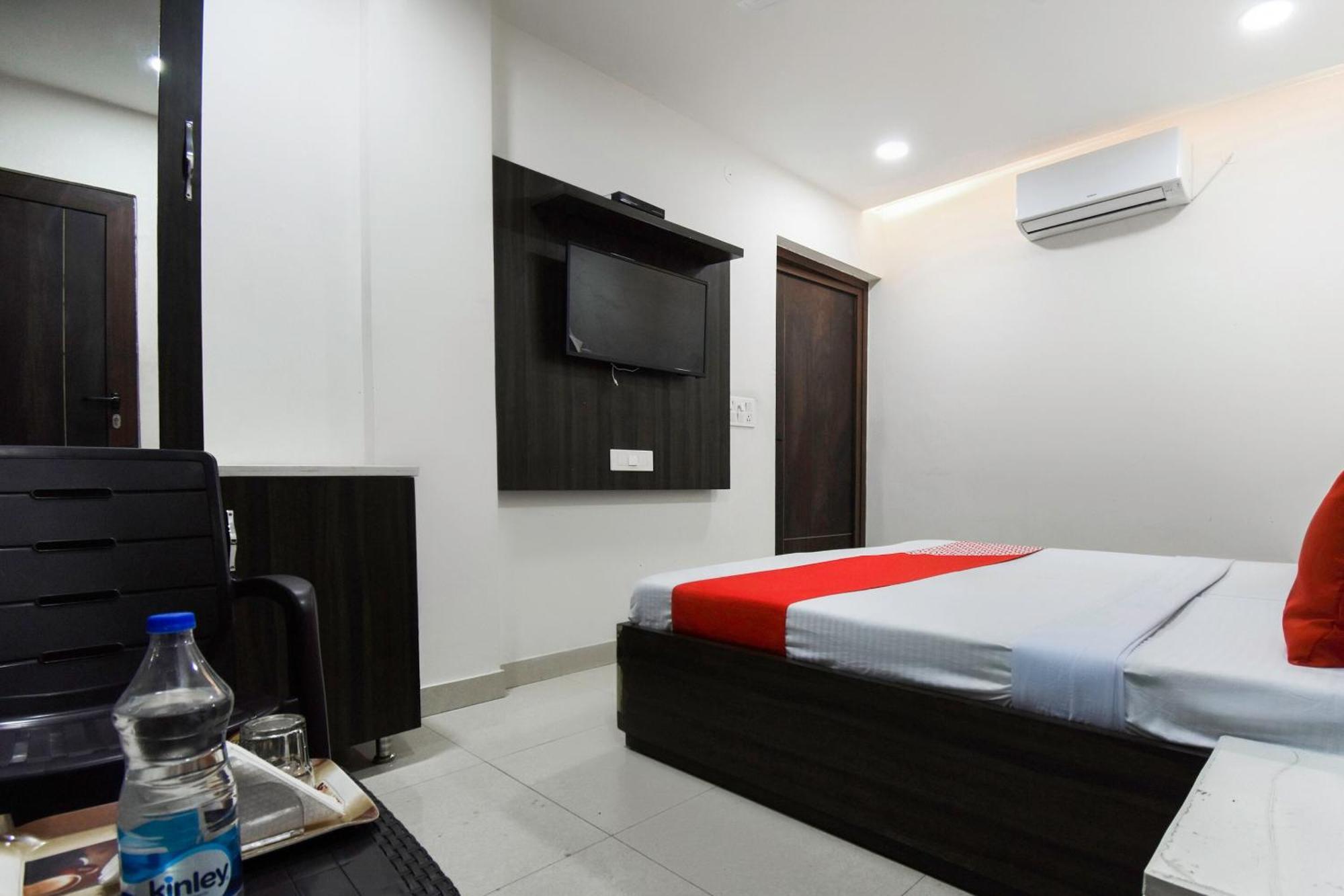 Hotel O Shangri-La-Inn Ludhiana Eksteriør billede
