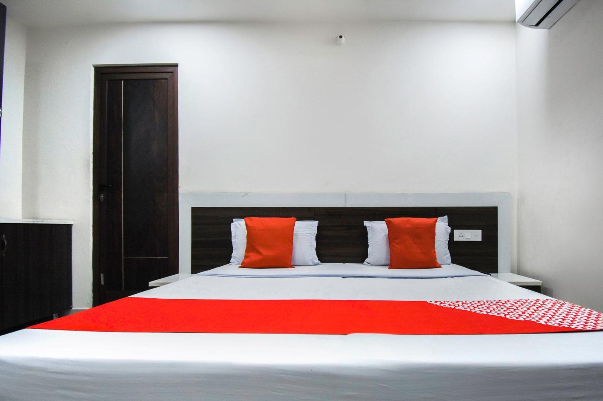 Hotel O Shangri-La-Inn Ludhiana Eksteriør billede
