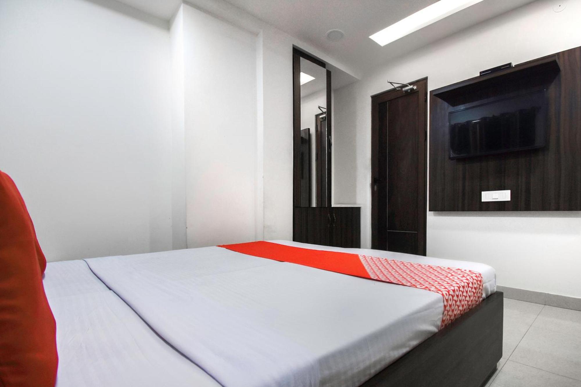 Hotel O Shangri-La-Inn Ludhiana Eksteriør billede
